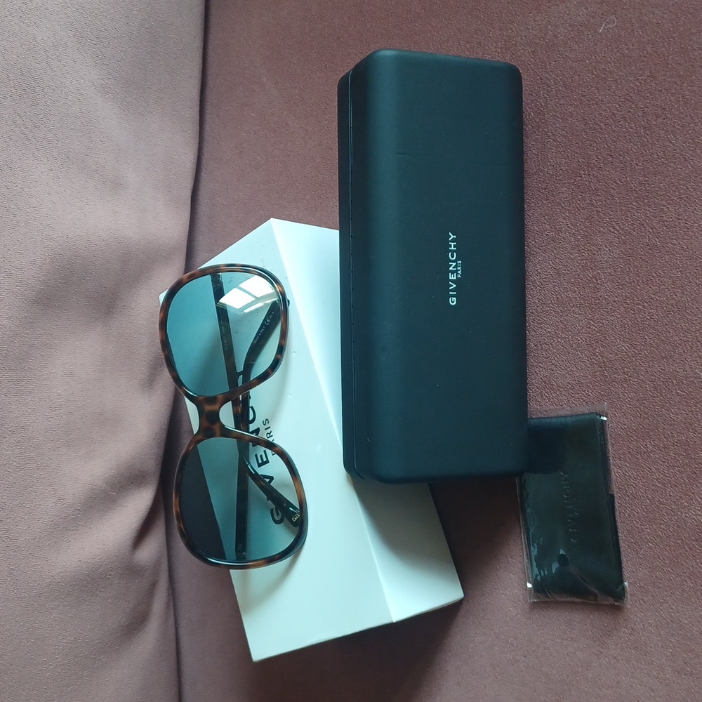 GIVENCHY Butterfly Dark Havana Sunglasses